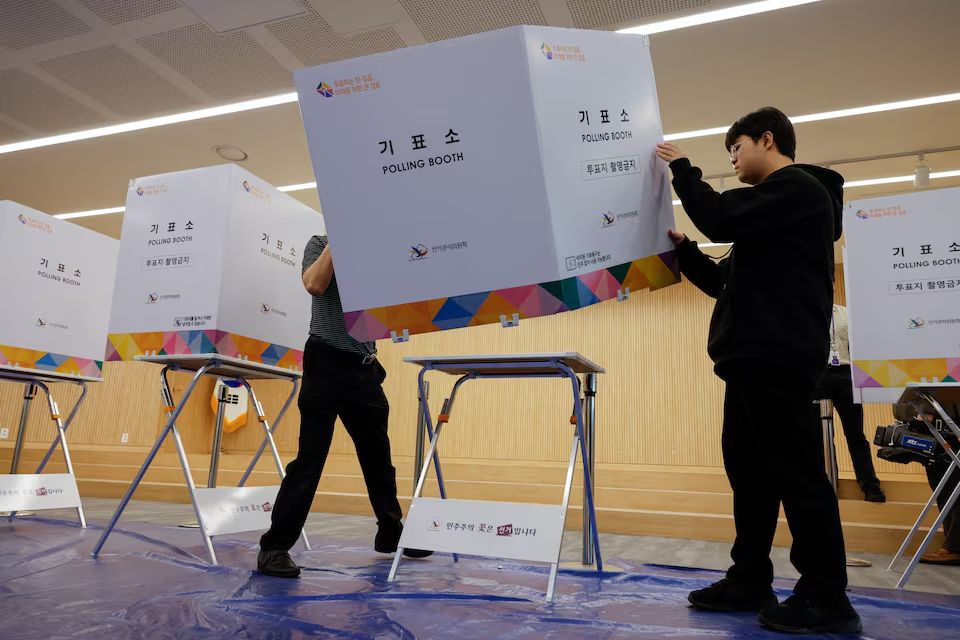 南韩10日进行总选，选出300席的国会议员。 路透社