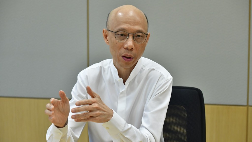 黃錦星指,「綠在區區」正擴展社區回收網絡。資料圖片