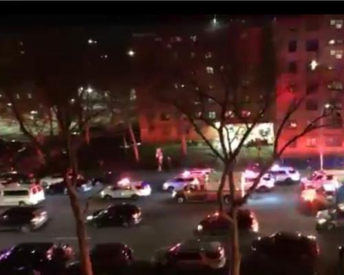 事發後大批警力以及多輛救護車到場。(網圖)