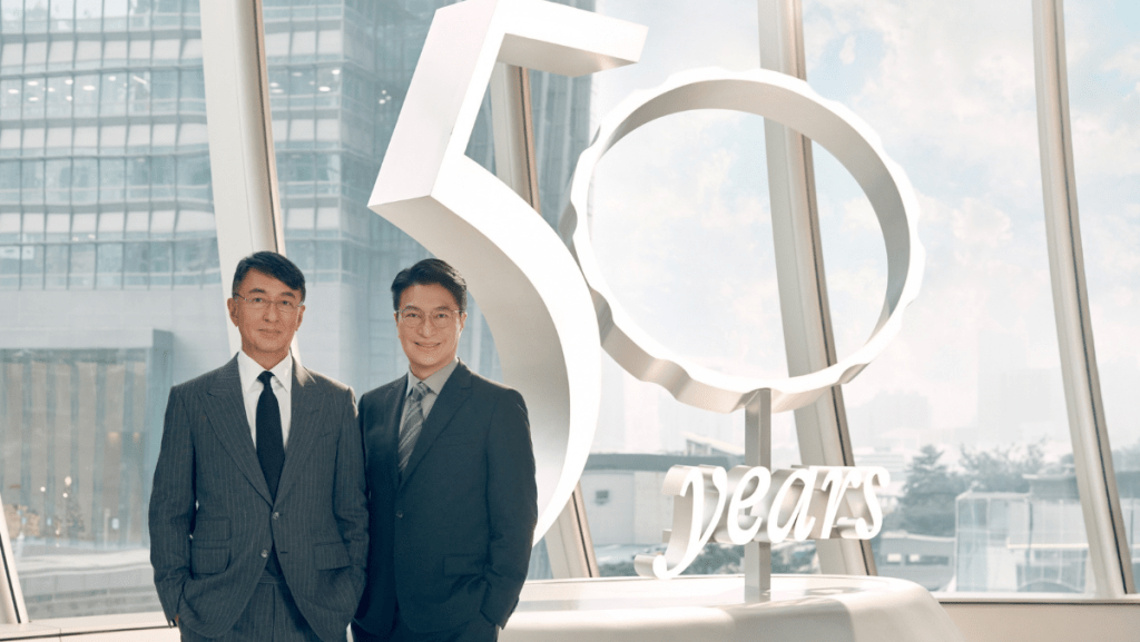 李家傑及李家誠登《福布斯》封面 提及父親李兆基 「兩方面打下穩固基礎」