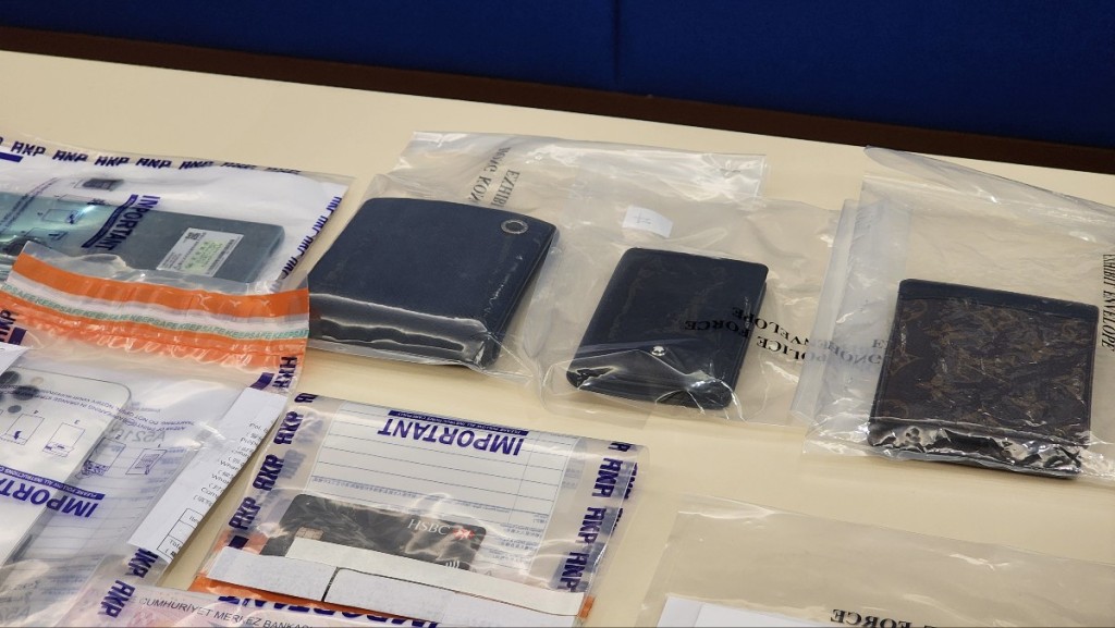 懷疑賊人竊走的銀包。黃文威攝 懷疑賊人竊走的銀包。黃文威攝