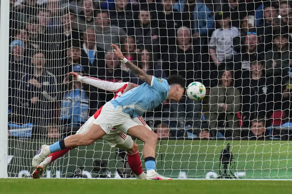 刚重夺英超榜首的曼城，近5场全胜，今晚在足总杯对修咸顿，向3冠目标进发。美联社