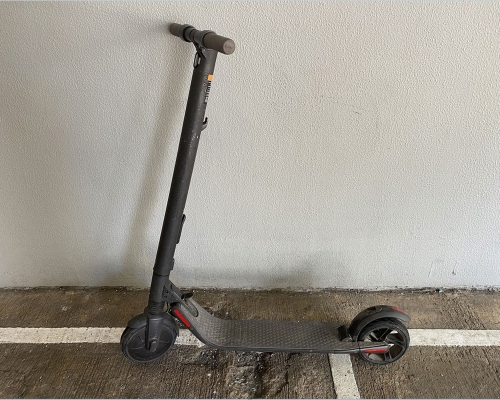 警方於行動中檢獲的電動滑板車。 警方圖片