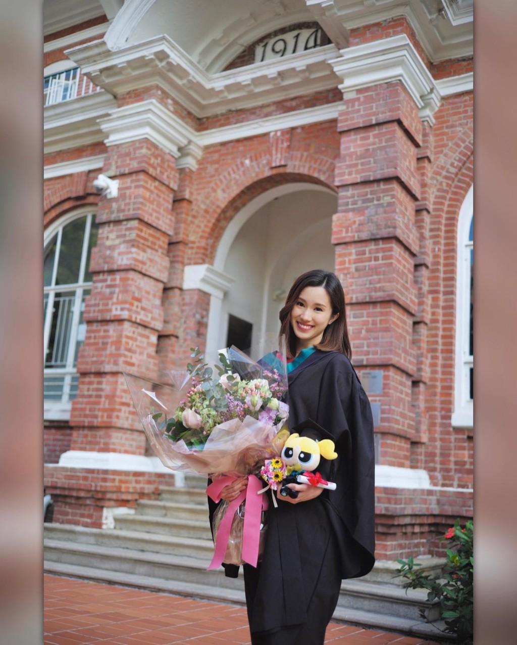 袁思行于香港大学新闻系毕业。