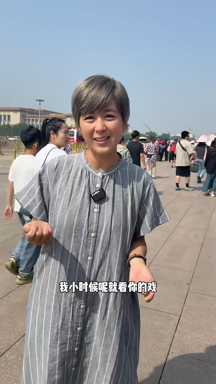唐寧又曾到北京拍旅遊和美食片,結果惹來不少揣測。 唐寧又曾到北京拍旅遊和美食片,結果惹來不少揣測。