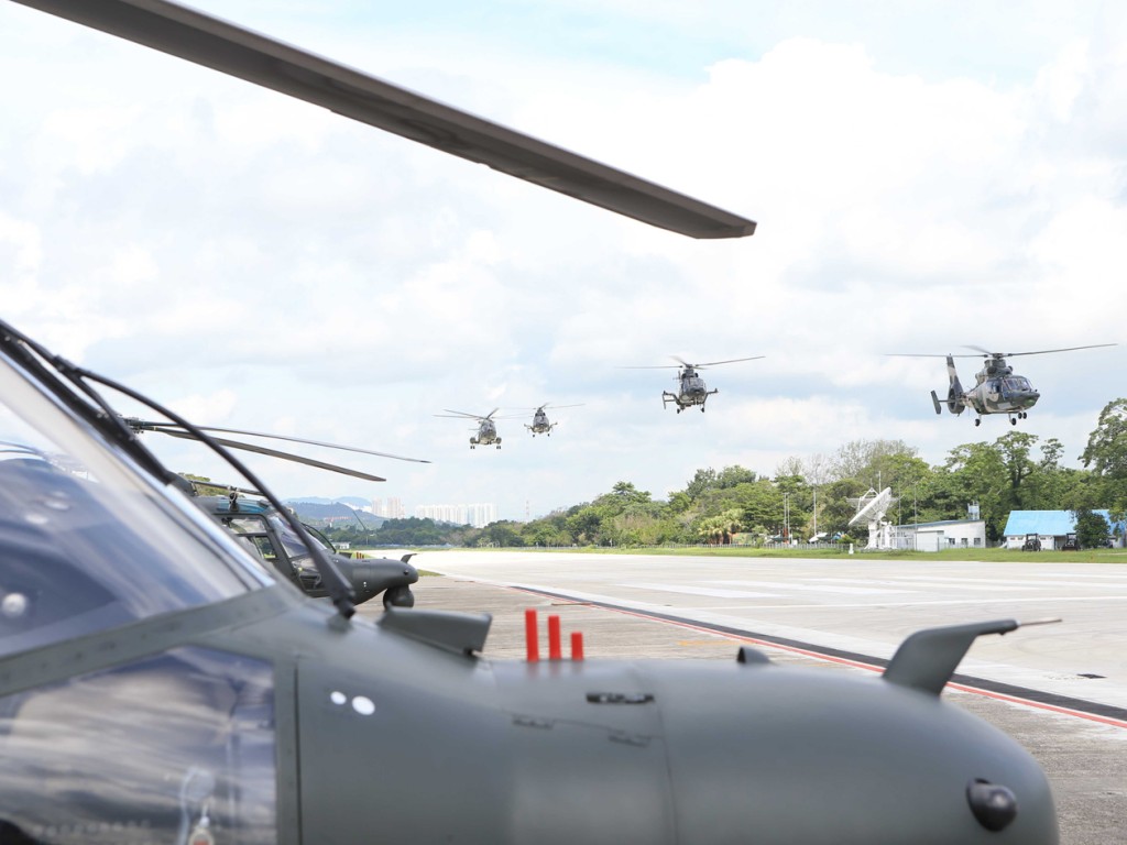 輪換進港的空軍部隊到達石崗機場。（政府新聞處圖片）