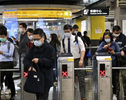 港鐵7月起提供8折車費優惠半年。 資料圖片