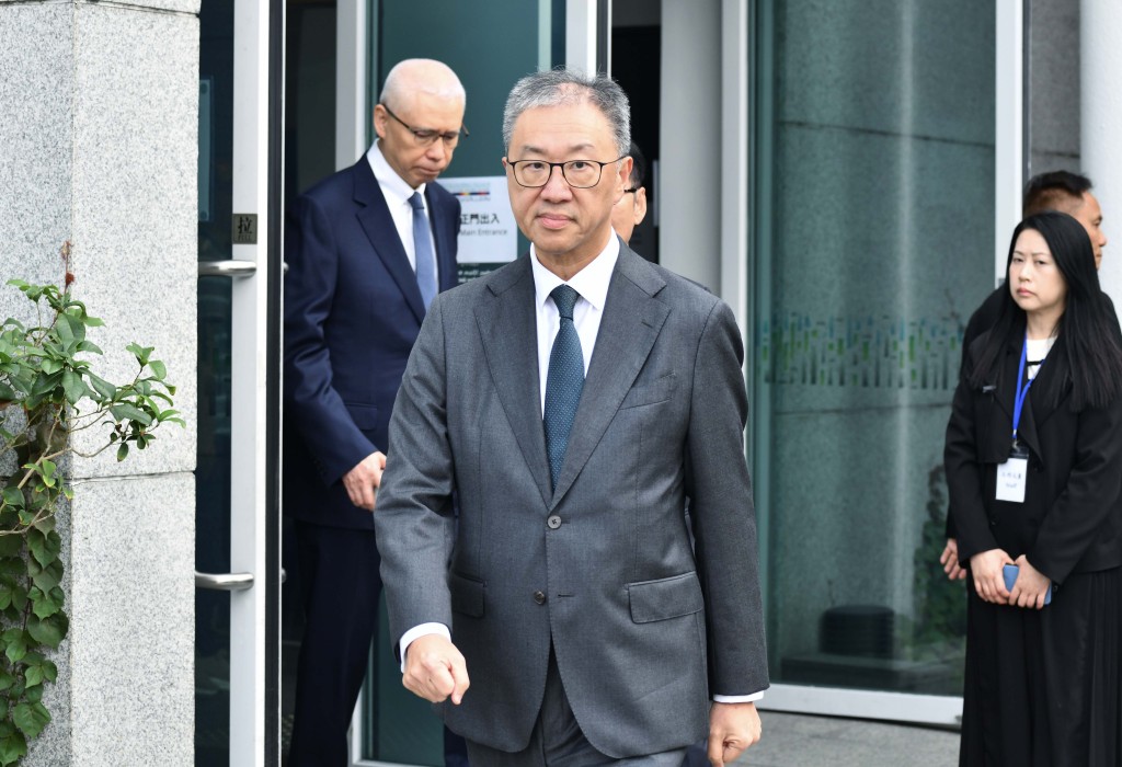 獨立委員會主席陸啟康法官聽證會期間一度哽咽,表示會經歷找出真相。資料圖片 獨立委員會主席陸啟康法官聽證會期間一度哽咽,表示會經歷找出真相。資料圖片