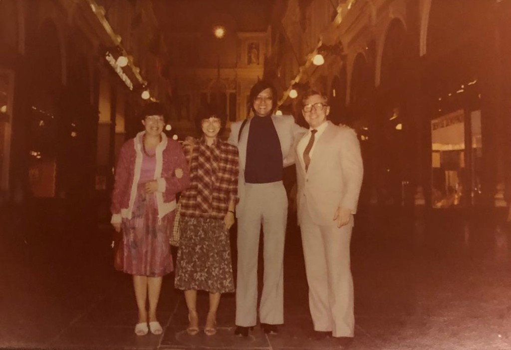 許淇聰(右二)分享,44年前在比利時的一次旅遊經歷,成為他多年後投身旅遊義工行列的契機。 許淇聰(右二)分享,44年前在比利時的一次旅遊經歷,成為他多年後投身旅遊義工行列的契機。