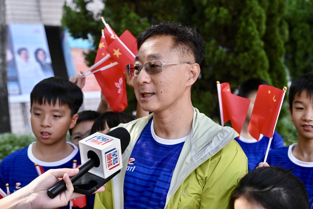 體育活動主任陳浩然表示，全運會是大型盛事，人士難得一見，對學生是體驗式學習。何家豪攝