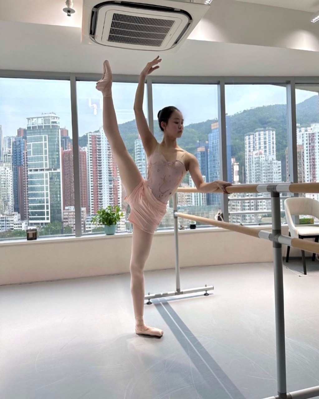 刘秀盈热爱芭蕾舞，不惜苦练。