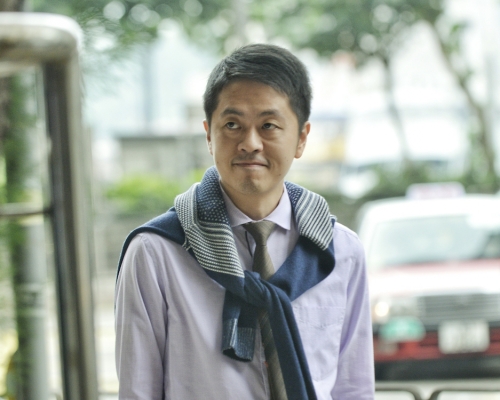 民政事務局將停止發放許智峯宣布流亡後的酬津。資料圖片
