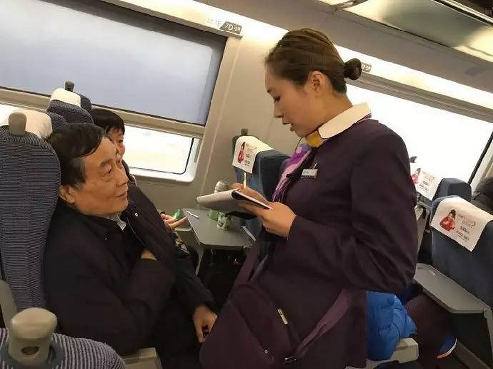 宗庆后乘高铁坐二等座。网图