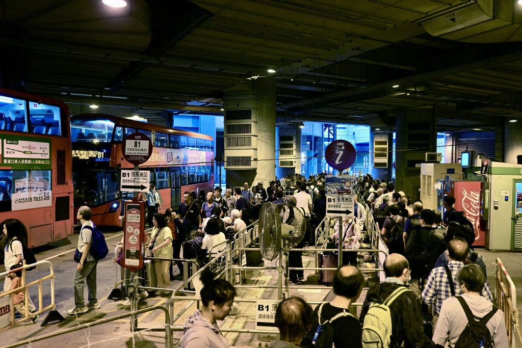 录得按年升幅的类别主要为杂项服务，交通升幅达4.3%。