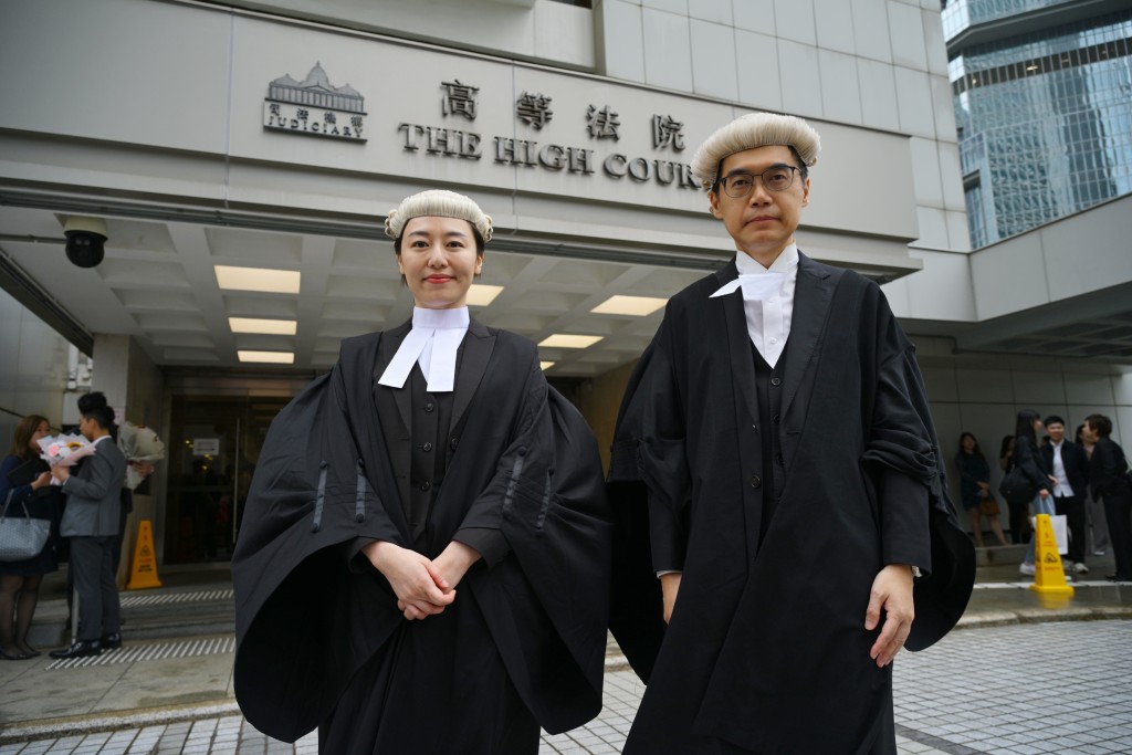 林晓敏及周天行获批准大律师资格。 