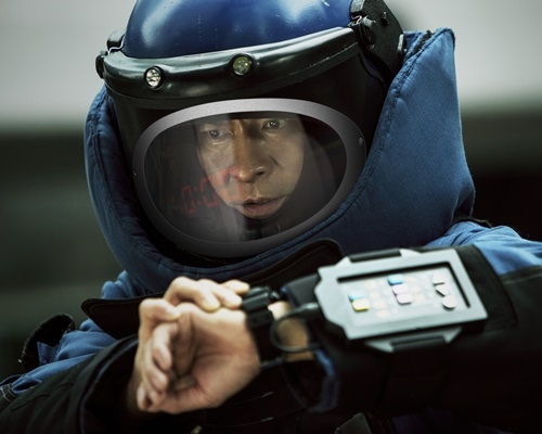 華仔留院時睇新聞，對薄扶林驚現500磅戰時炸彈的事件感受甚深。