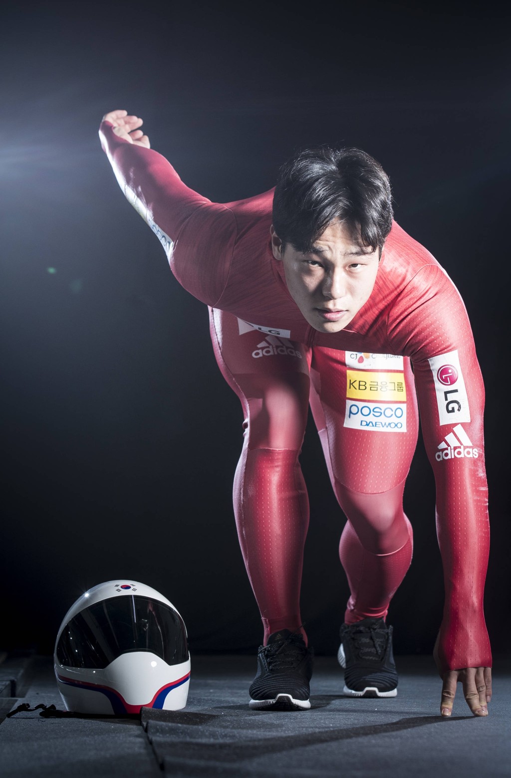 志效近日被韓國傳媒踢爆，戀上去年參加Netflix節目《體能之巔：百人大挑戰》的鋼架雪車爆肌運動員尹誠彬。