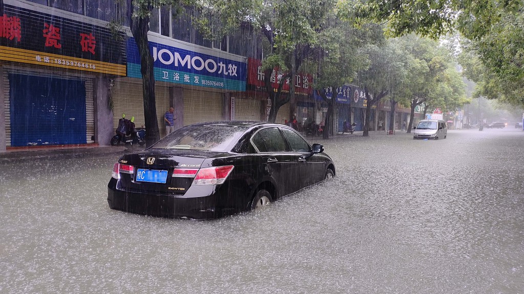 广西暴雨持续，水浸情况越发严重。（中新社）