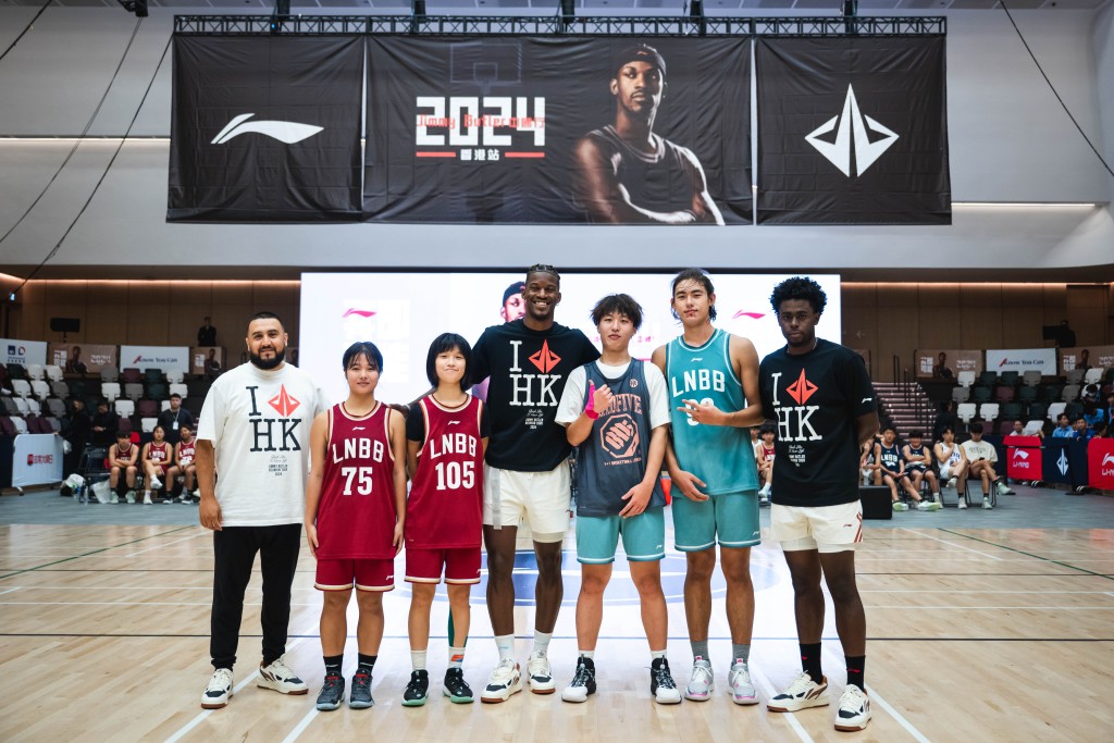 获奖球员与Jimmy Butler分成两队，进行3X3表演赛。 公关图片