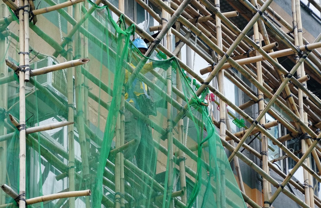 勞工處巡查確保樓宇維修工程工地的防火設施及火災應變安排。