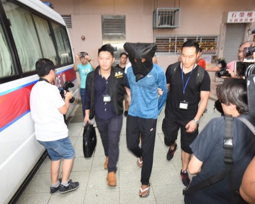 一名涉案南亞裔色狼被捕。