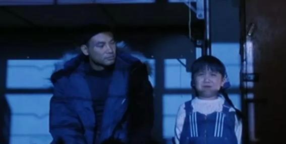 《烏鼠:機密檔案》(1993年)中,任達華為報仇,監生燒死鄭則仕個女,喪到爆。 《烏鼠:機密檔案》(1993年)中,任達華為報仇,監生燒死鄭則仕個女,喪到爆。