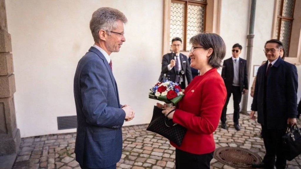 蕭美琴前年訪問捷克時與參議院議長會面。X