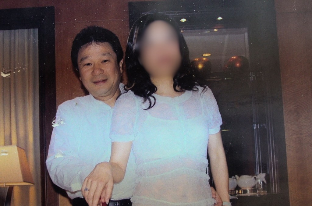 2019年2月,任太因為患有黃斑病變,到養和醫院轄下、位於金鐘太古廣場的眼科中心接受治療。(被訪者提供) 2019年2月,任太因為患有黃斑病變,到養和醫院轄下、位於金鐘太古廣場的眼科中心接受治療。(被訪者提供)