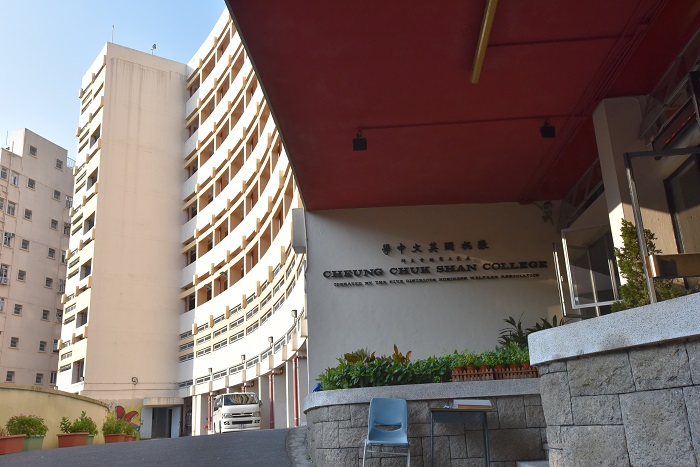 聖芳濟書院只接受曾申請該校者「叩門」。