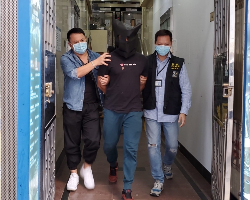 警方拘捕一名男子涉嫌藏毒。