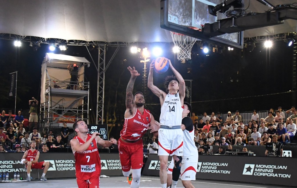  FIBA 3x3 篮球巴黎奥运资格赛，香港男子队激战瑞士。 吴家祺摄