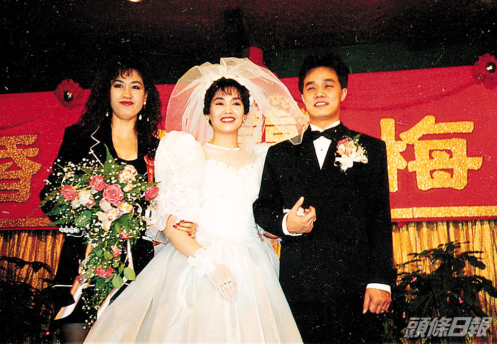 梅愛芳1991年與潘立德結婚，並育有兩名兒子文皓和進皓。
