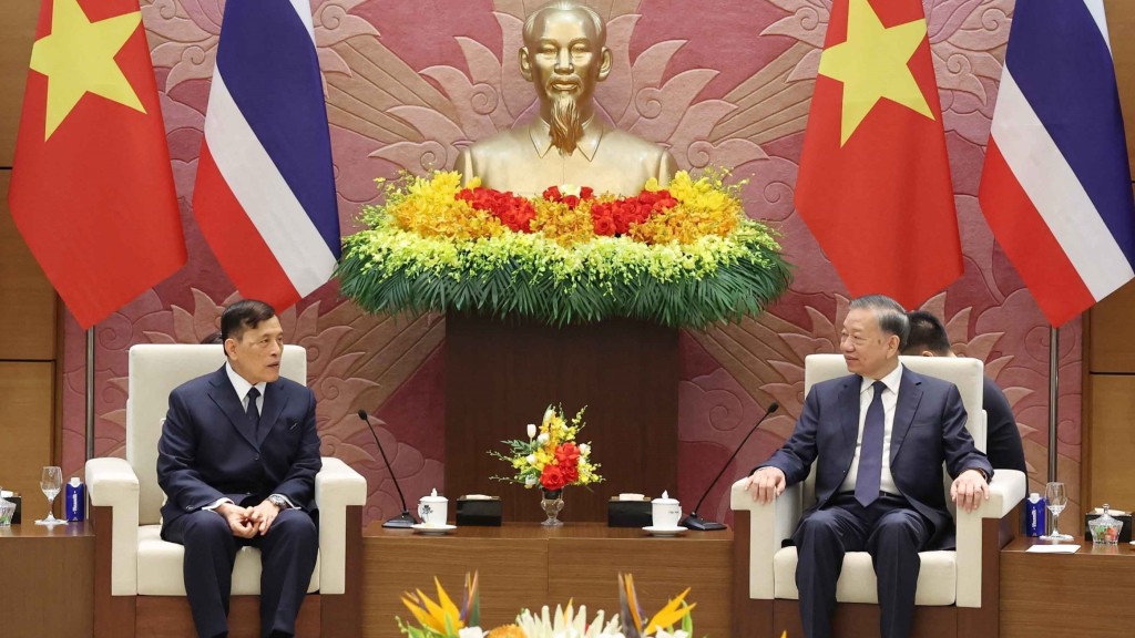 泰王哇集拉隆功與越南國家主席蘇林在河內會晤。 美聯社