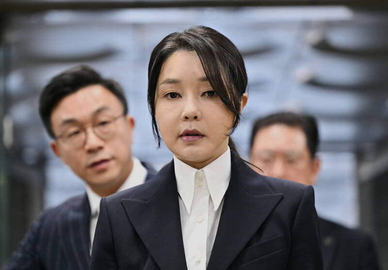 南韓前第一夫人金建希遭收押起訴。美聯社
