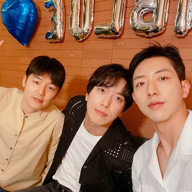CNBLUE。