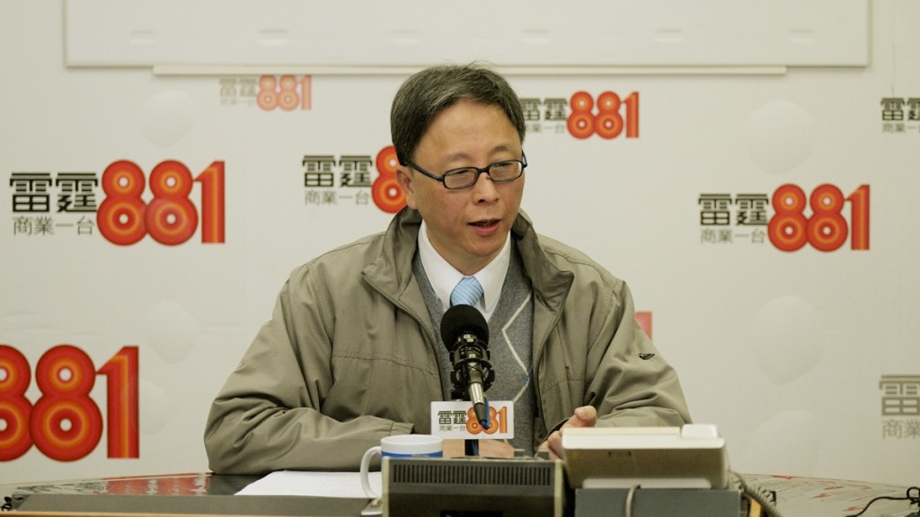 何栢良形容取消強制掃瞄「安心出行」是遲來的取消。資料圖片