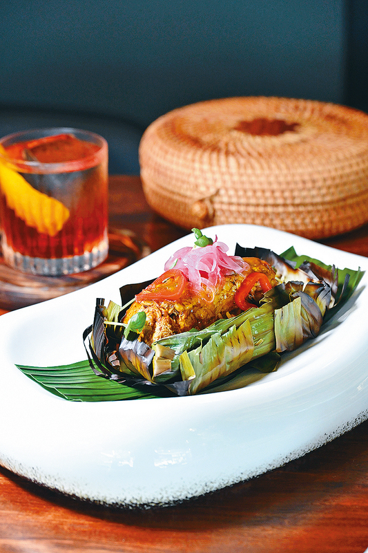 墨西哥豬肉? $198
墨西哥米、豬肩肉、紅洋?、椰菜及香料，以新鮮蕉葉包裹烤焗，未吃先傳來清新香氣。