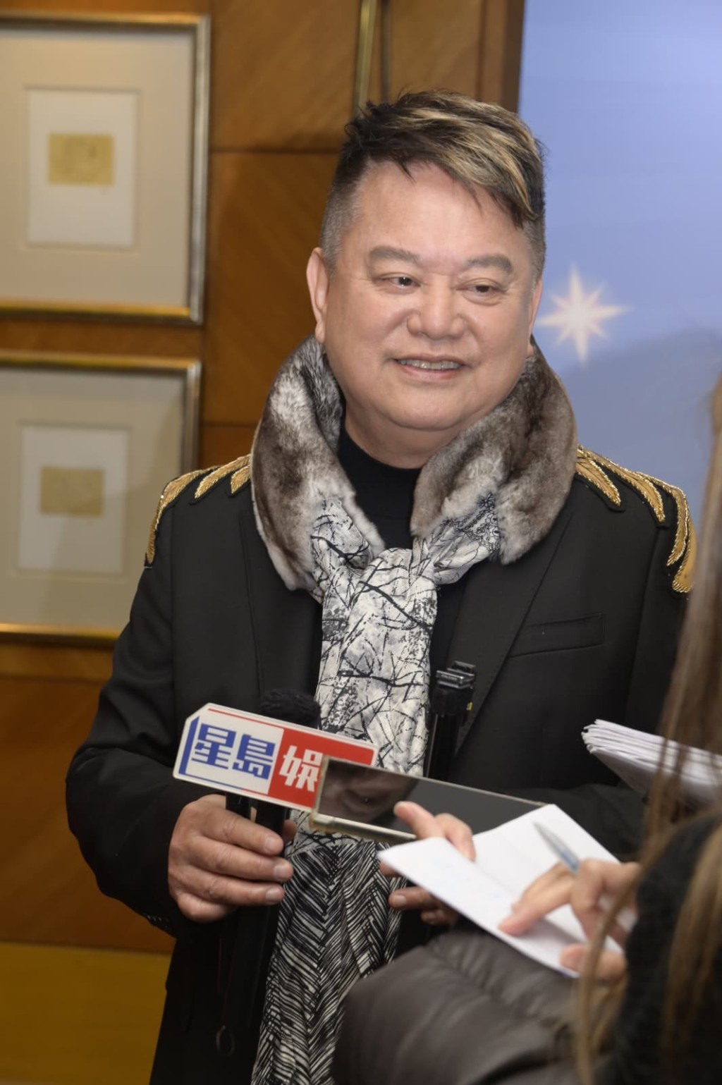 阿叻對於好友好友曾志偉辭任TVB總經理一職，他形容是遲早問題。