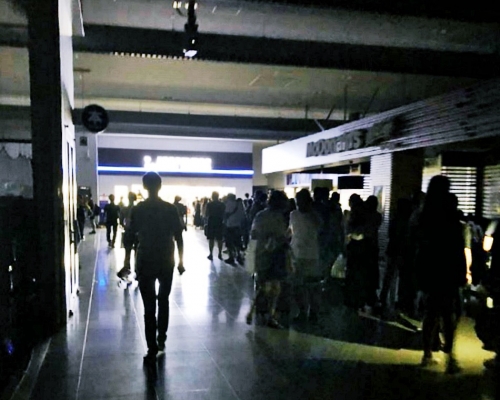 機場大部份地方停電。網圖