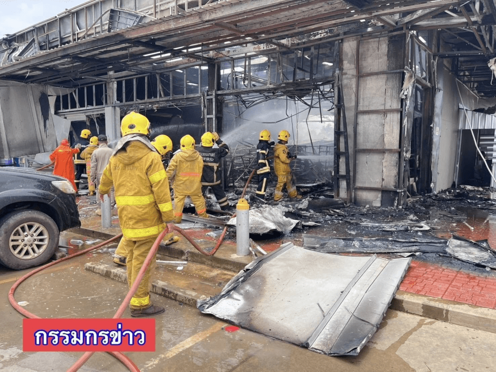 消防到场处置。 sorayuth suthassanashinda@FB 消防到场处置。 sorayuth suthassanashinda@FB