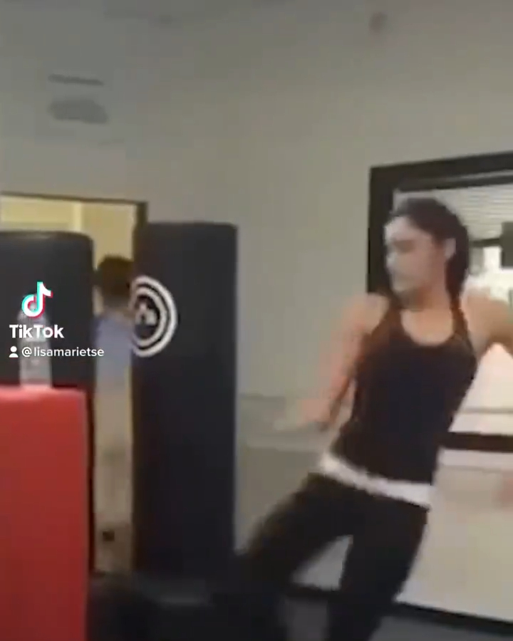 問大家想睇乜,佢就會拍乜。