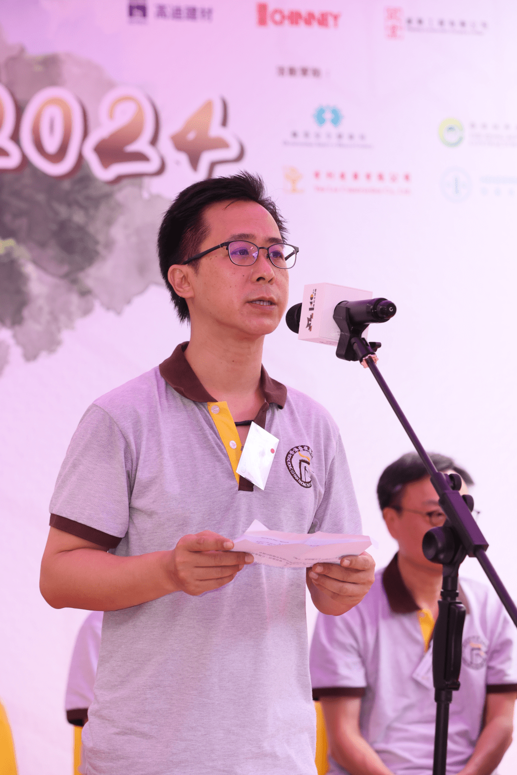 香港魯班廣悅堂主席鄧智宏致辭。