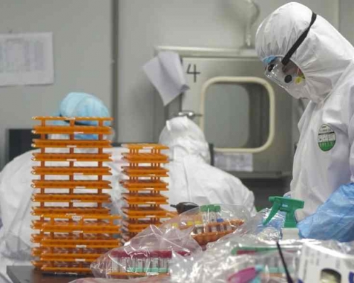 內地加強病毒溯源分析防控疫情。新華社
