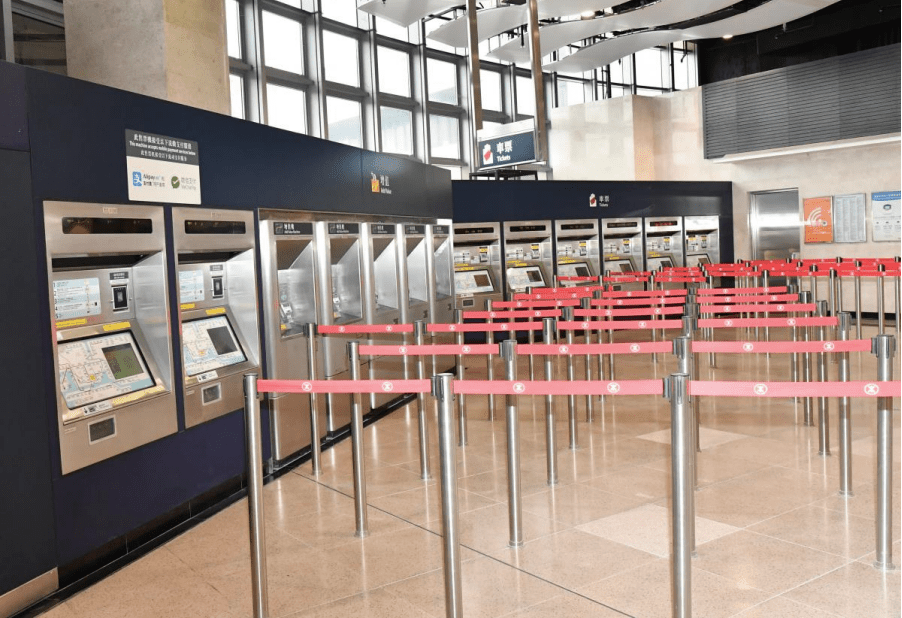 罗湖站的抵港票务大堂在重新布局后，环境更宽敞舒适。