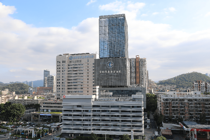 深圳市皮膚病醫院近期接診多個感染疥瘡的家庭。