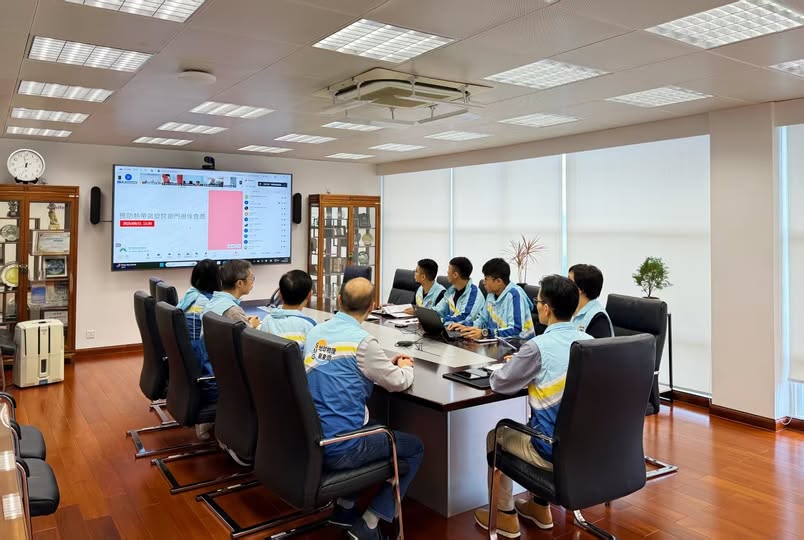 地球物理氣象局為民防部門講解「樺加沙」 助力應對超強颱風。澳門政府新聞局