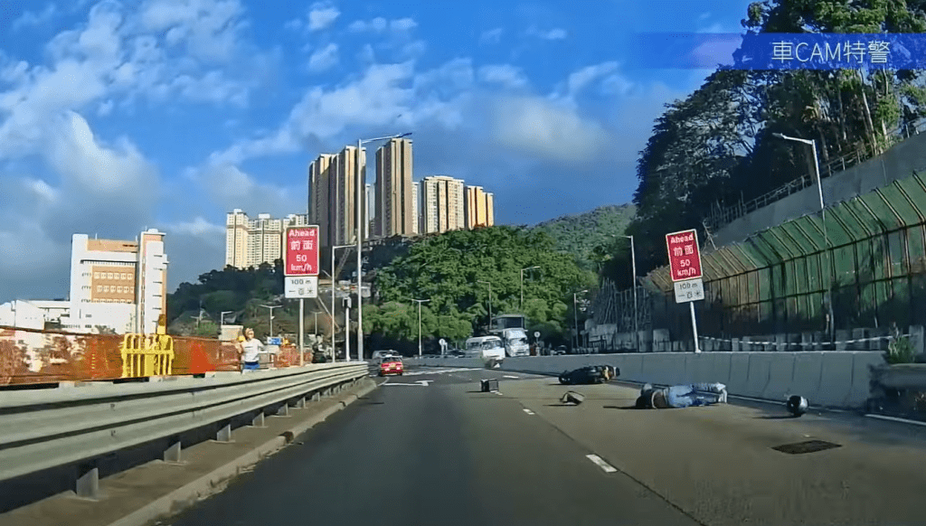 當場人仰車翻。車CAM特警截圖