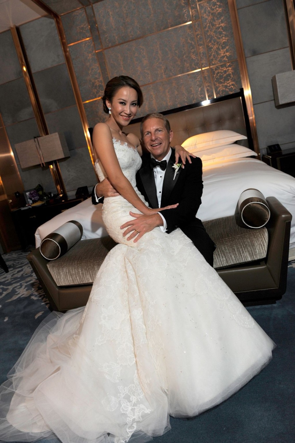 现时47岁的李玟与与加拿大富商Bruce Rockowitz结婚11年。