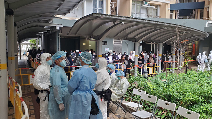 本港疫情大爆發，葵涌邨至今已發現約170宗確診或初步確診個案。