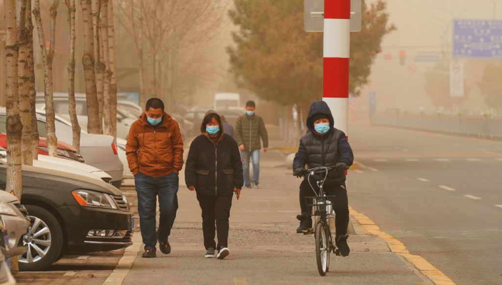 內地北方出現今年以來最強沙塵天氣。（中新社）